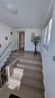 Predám rodinný dom s dvoma hospodárskymi budovami. - 4