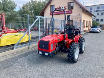 Malotraktor AGT 960 svahový speciál, otočné pracovisko, 50HP - 4