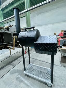 Gril lokomotíva s udiarňou - 4