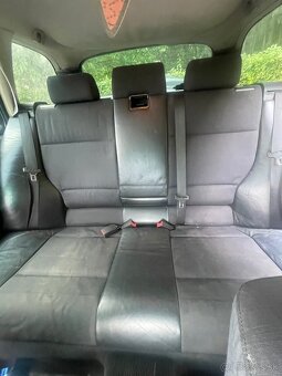 Predám sedačky BMW e46 touring - 4