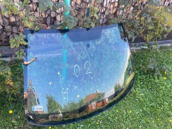 Predám čelné sklá do leon1, golf 5 passat B6, škoda octavia2 - 4