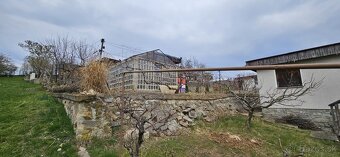 Záhradka s chatkou - 4