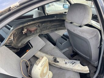 ROZPREDÁM BMW e46 318I - 4