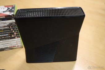 Xbox360 S 250GB + ovládač +napájaci kábel + 15hier - 4