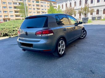Volkswagen Golf 6 2.0 TDI CR Highline - 4
