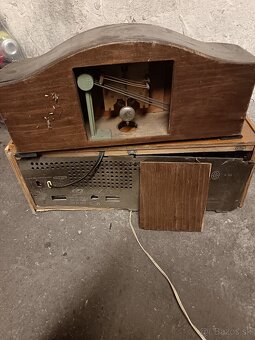 Staré Rádio Tesla plus Hodiny - 4
