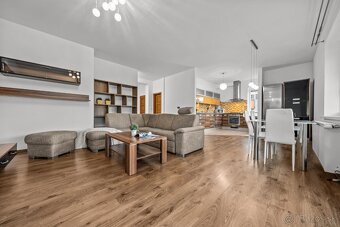 VZDUŠNÝ 3-IZB. BYT, TERASA 54,07 m², GARÁŽ, TEHLOVÁ STAVBA - 4