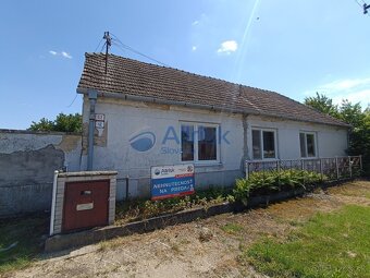 5. izbový rodinný dom v Šúrovciach čaká na nového majiteľa - 4