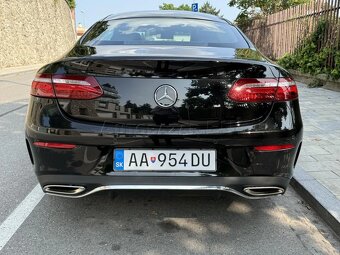 Mercedes E trieda Coupé 400 4matic A/T - 4