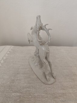 Schaubach jeleň porcelánová soška - 4