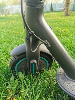 Elektrická koloběžka xiaomi pro 2 Mercedes F1 team edition - 4