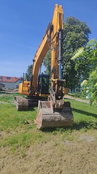 Predám pásový bager JCB 220. - 4