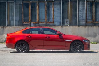 Jaguar XE - 4