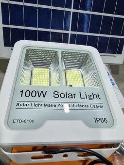VÖGLER GmBh 100W neutrálna solárna lampa, súmrakový senzor - 4