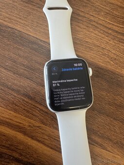 Apple Watch SE 44mm - 4