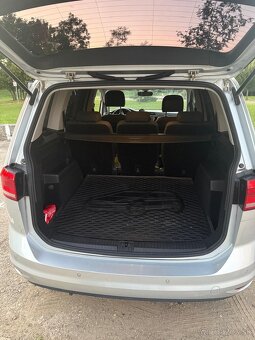 Volkswagen Touran - 4
