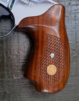 REVOLVER HOLEK MODEL 830 - 4