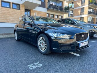 Jaguar XE 2.0D Prestige - 4