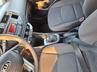 Kia Rio - 4