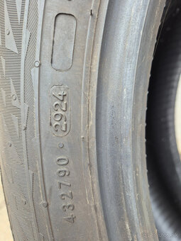 Predám Nokian 225/55 R18 - 4