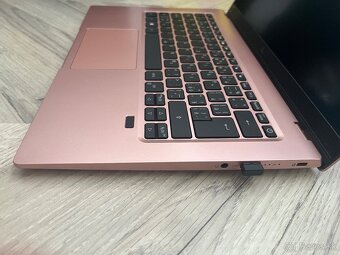 Notebook Acer Swift 1 Sakura pink celokovový - 4