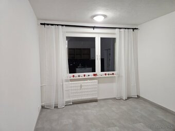 1-IZBOVY NOVO ZREKONSTRUOVANY BYT V ZILINE NA PRENAJOM - 4