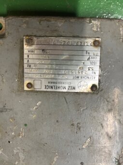 Predám továrenský cirkular - 4