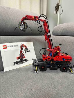 Predám LEGO Technic 42144 Bager s drapákom - 4