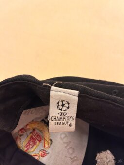 Manchester United - 4