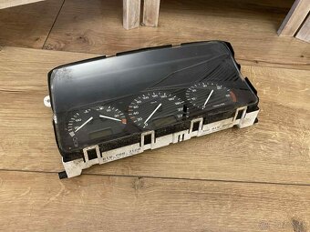 Prístrojová doska na VW PASSAT B4 variant - 4