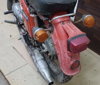 Cestny motocykel ČZ 175/450 - 4