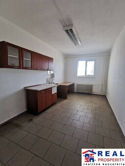 STROJNÍCKA: SKLAD 605 m2-naklad. rampa 164 m2, soc. záz., 4 - 4
