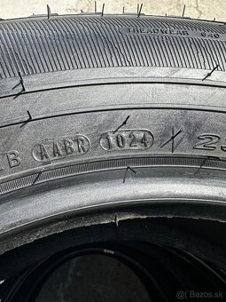Nexen Roadian HTX 235/70 R17 - 4