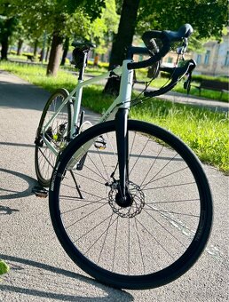 Cestný bicykel RC120 s kotúčovými brzdami sivý - 4