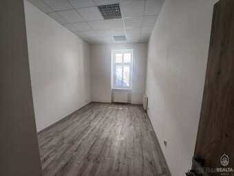 Kancelária v centre Popradu – na prenájom - 4