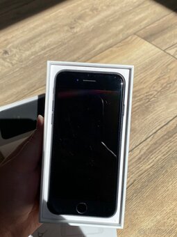 iPhone 7 - 4