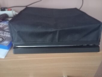 Playstation 4 - 4