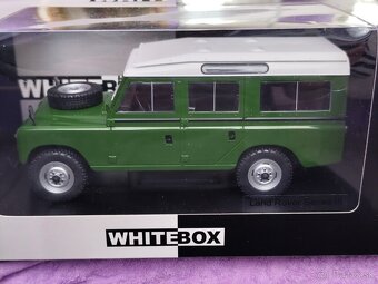 Ponúkam nepoškodený model KOVOVY Land Rover series 3,zelenej - 4