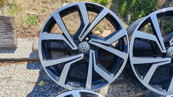 5x112 R19 --- VW GOLF GT Line - 4