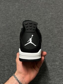 Nike Air Jordan 4 Retro "White Thunder" - 4