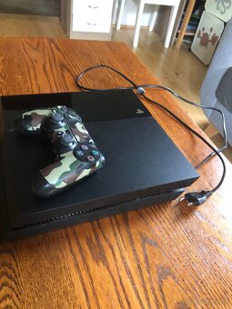 Playstation 4 - 4