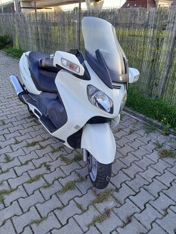 Suzuki Burgman 650 Executive - 4