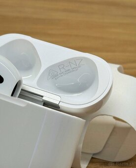 Originál Apple Airpods 4 MXP63ZM/A - 4