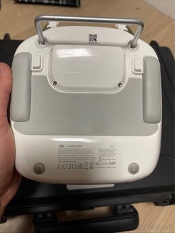 Ovládač k dronu DJI Phantom 4 Pro - 4