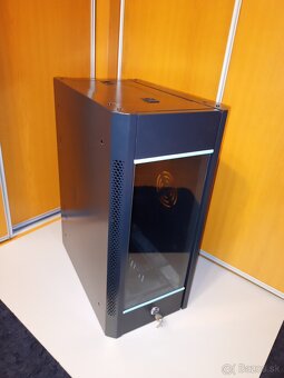 Serverova skriňa 19" - 4