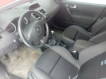 Renault megane. - 4