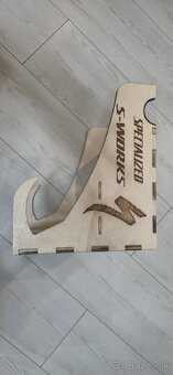 Stojan na bicykel na stenu - 4