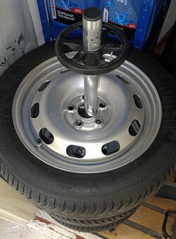 Predám zimné pneu 195/50 R15 + disky 5x100 Škoda Fábia. - 4