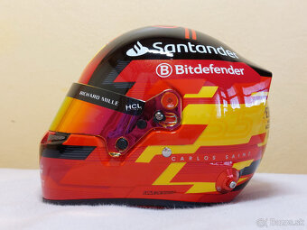Carlos Sainz 2024 Ferrari F1 prilba 1:2 - 4