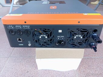Predám solárne meniče 5,5 a 6,2kw - 4